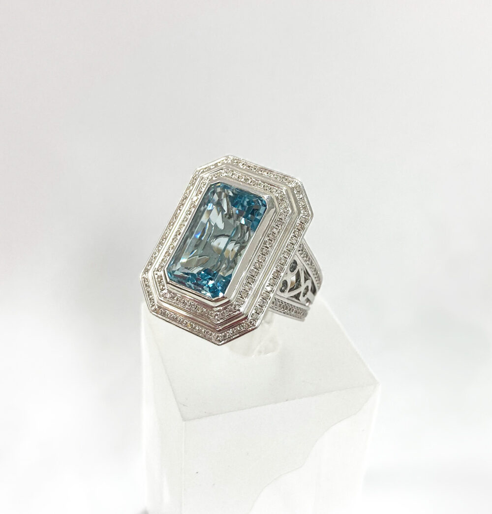 Aquamarine Emerald Cut Ring - Image 2