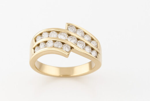 Triple-row wave design adorned with brilliant-cut diamonds | Engagement Ring